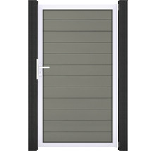 Záhradná bránka s drevenými panelmi a kovovým rámom