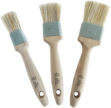 Tri štetce s drevenou rukoväťou a údajmi o veľkosti