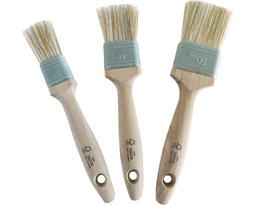 Tri štetce s drevenou rukoväťou a údajmi o veľkosti