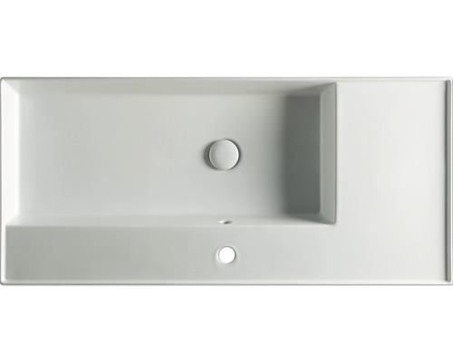 Pohľad zhora na obdĺžnikové umývadlo s odkladacou plochou