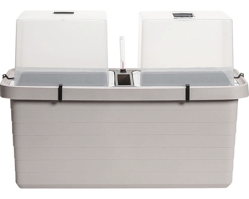 Vyvýšený záhon s priehľadnými krycími krytmi a teplomerom