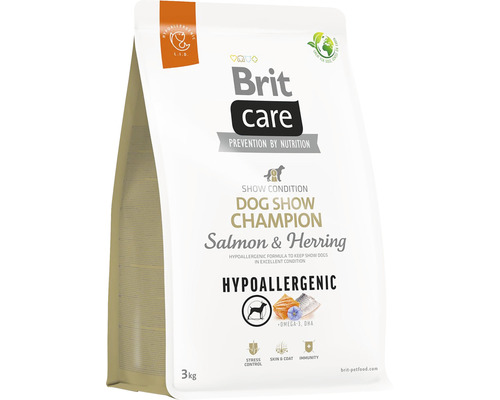 Granule pre psov Brit Care Dog Hypoallergenic Dog Show Champion 3 kg Brit Care suché krmivo pre psov s lososom a sleďom v trojkilogramovom balení