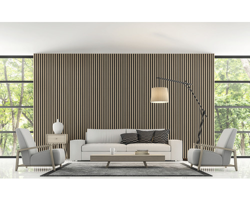 Moderná obývacia izba s dreveným obkladom stien, pohovkou a kreslami