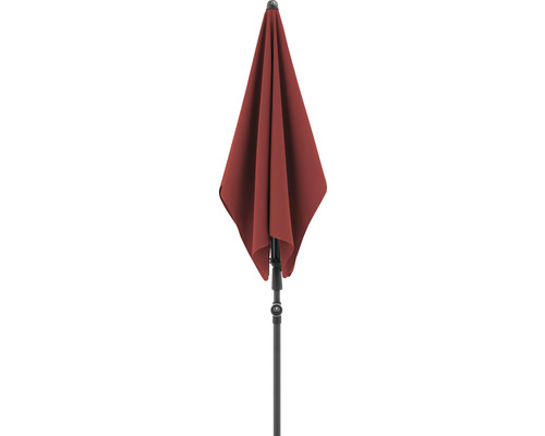 Zatvorený slnečník s tyčou