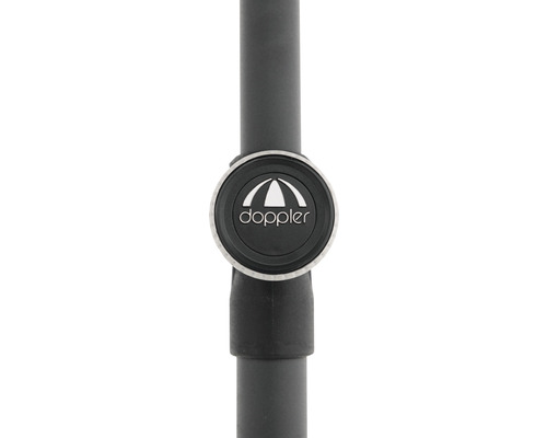 Logo Doppler na podstavci slnečníka