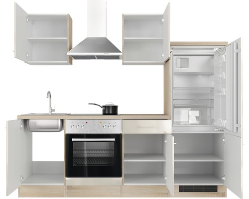 Vstavaná kuchyňa s drezom, varnou doskou, rúrou, digestorom, chladničkou a otvorenými skrinkami