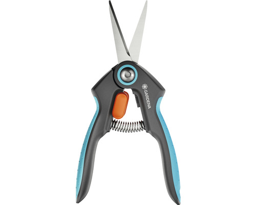 Nožnice na trávu Gardena s oceľovými čepeľami a plastovými rukoväťami