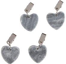 Štyri kamenné klipy v tvare srdca