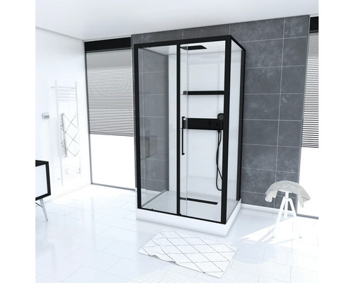 Sprchovací kút s čiernym rámom v svetlej kúpeľni.