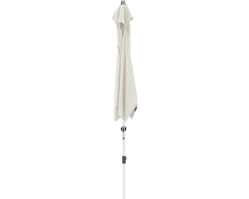 Zatvorený záhradný slnečník s bielou tyčou