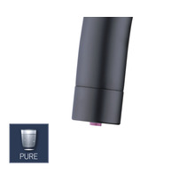 Detail vodovodnej batérie so symbolom PURE