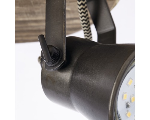 Detail nastaviteľný LED spot s kovovými prvkami