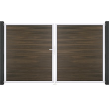 Dvojkrídlová brána s drevenou výplňou a kovovým rámom