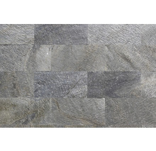 Stena z obkladových pásikov z prírodného kameňa