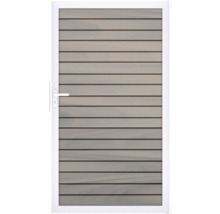 Dvere s vodorovnými drevenými panelmi v bielom ráme