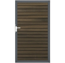 Záhradná bránka s drevenými panelmi a kovovým rámom