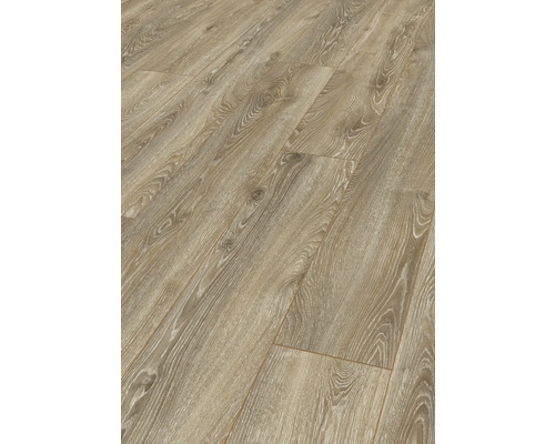 Položená laminátová podlaha s dreveným vzhľadom