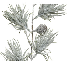 Dekoratívna borovicová vetva so šiškami na vianočné dekorácie