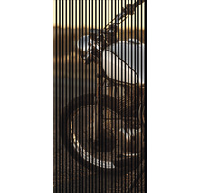 Motocykel s vertikálnymi líniami