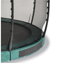 Detailný pohľad na záhradnú trampolínu so záchytnou sieťou