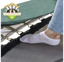 Detailný pohľad na trampolínu so systémom ochrany nôh a logom Exit Toys.