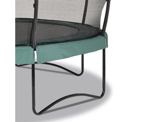 Detail záhradnej trampolíny s ochrannou sieťou