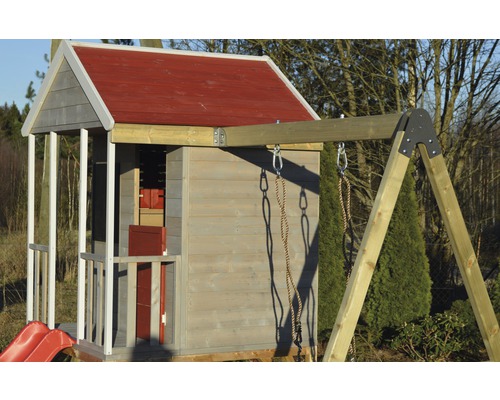 Detský domček s hojdačkou do záhrady