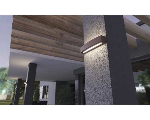 Osvetlené vonkajšie nástenné svietidlo na stĺpe