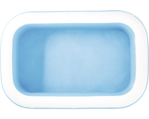 Nafukovací bazén obdĺžnikového tvaru naplnený vodou.