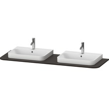 Dvojité umývadlo s dvomi vodovodnými batériami na drevenej doske