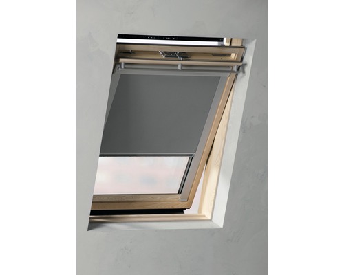 Strešné okno so zatemňovacou roletou