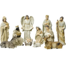 Súprava figúrok betlehemov s Jozefom, Máriou, Ježiškom, Tromi kráľmi, anjelom a zvieratami.