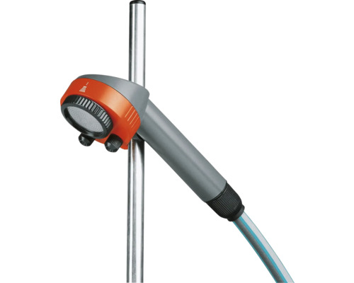 Záhradná sprcha s hadicou na kovovej tyči