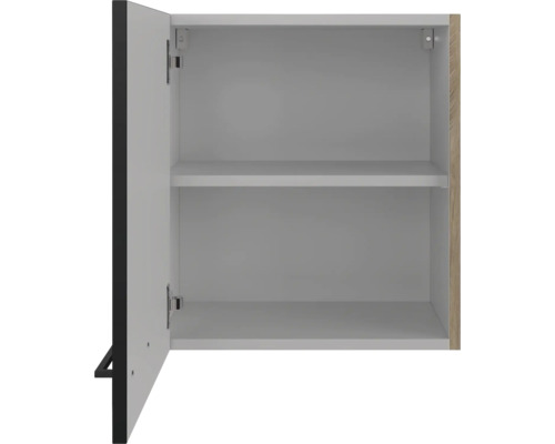 Otvorená závesná skrinka s policami