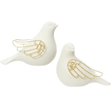 Dve biele holubice so zlatými krídlami ako dekorácia