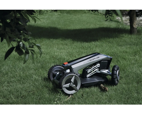 Robotická kosačka EcoFlow na trávniku