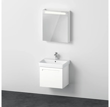 Umývadlo so skrinkou a zrkadlová skrinka s osvetlením namontované na stene