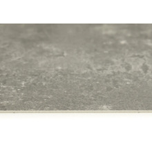 Detail šedej podlahovej dlaždice