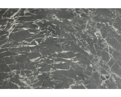 Detailný pohľad na pracovnú dosku so vzhľadom mramoru