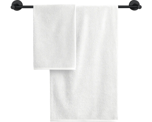 Uterák a osuška na držiaku na uteráky