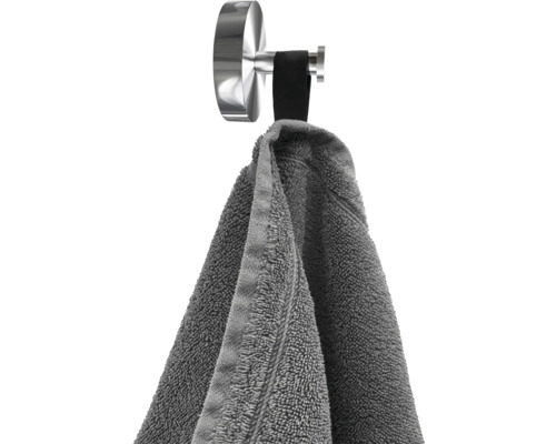 Háčik na uteráky so sivým uterákom