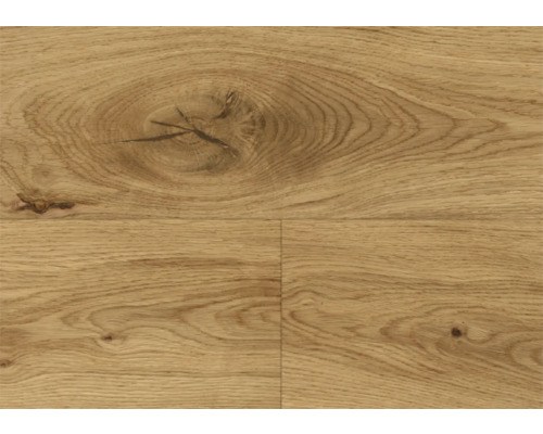 Detail laminátovej podlahy s drevenou textúrou