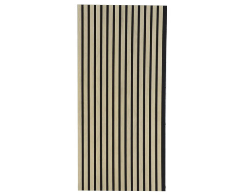 Drevený panel s čiernymi akustickými plstenými pásikmi