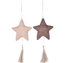 Dve tkané hviezdy ako dekorácia so strapcami a drevenými korálkami