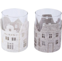 Dve sklenené svietniky s plsteným okrajom v tvare domu