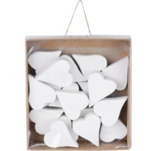 Dekoratívne drevené srdcia v úložnom boxe