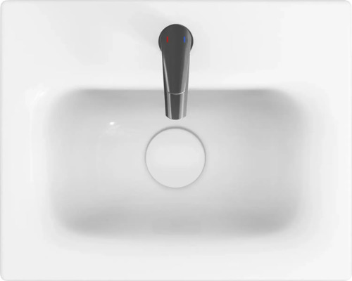 Pohľad zhora na umývadlo s vodovodnou batériou