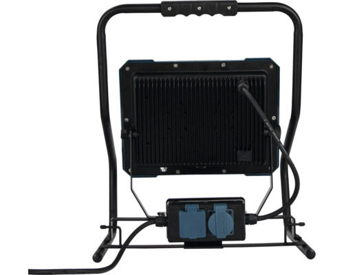 Zadná strana LED stavebného reflektora so zásuvkami Schuko