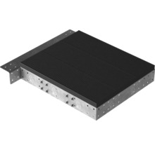 Kovové schodisko s gumovým povrchom