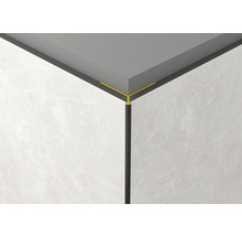 Roh s obkladmi, obkladovou lištou a soklovou lištou